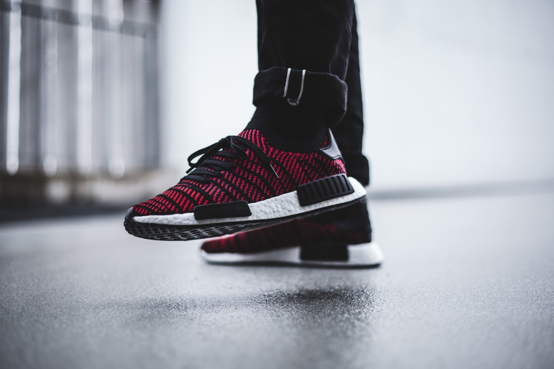 Nmd r1 stlt pk red sale